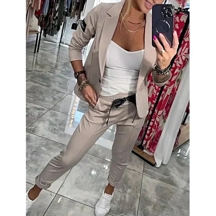 Isabelle | Ensemble personnalisé avec blazer doux et joggings décontractés