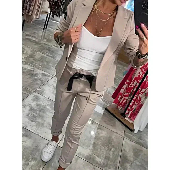 Isabelle | Ensemble personnalisé avec blazer doux et joggings décontractés