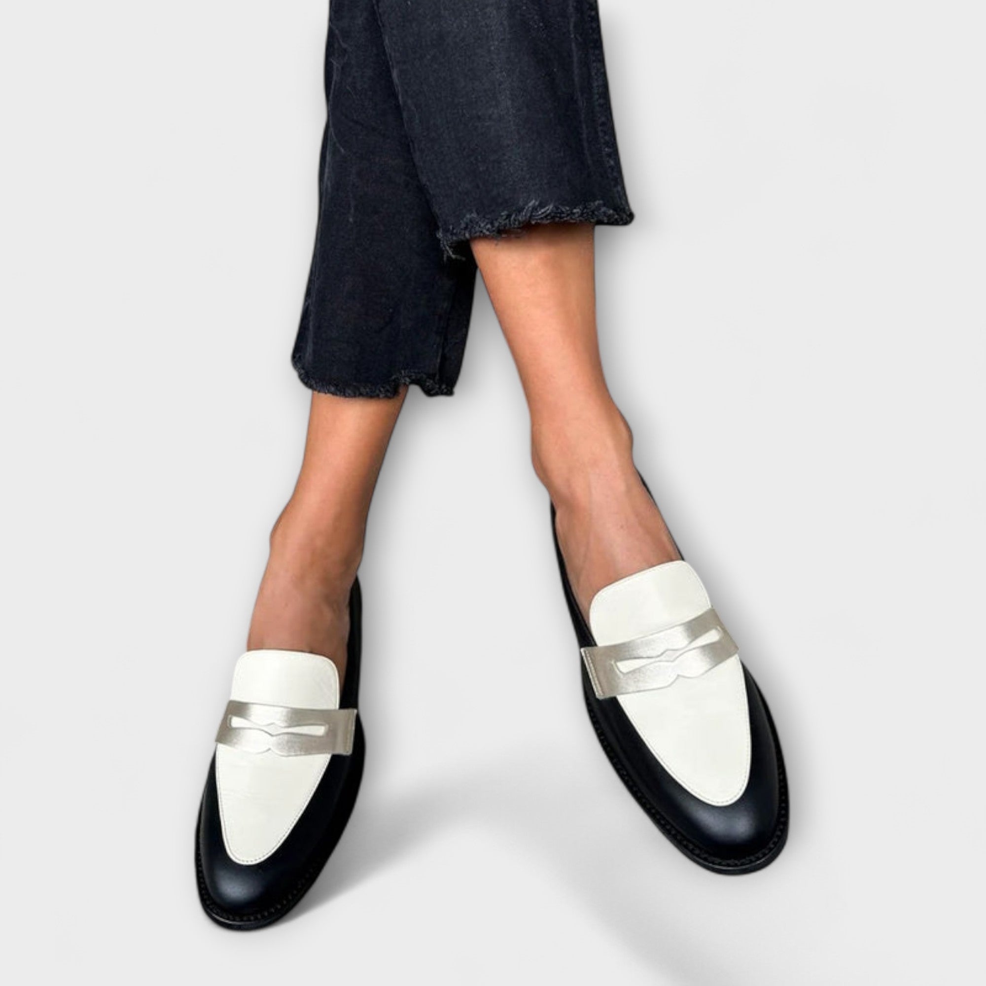Xara – Mocassins Noirs à Détails Métalliques
