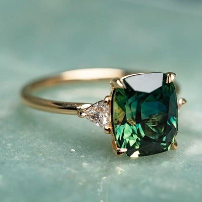 Bague avec gemme verte d'inspiration vintage | Or