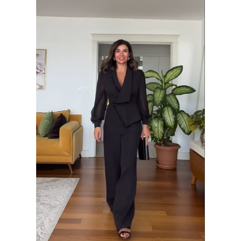 LINA - Jumpsuit noire élégante avec jambes larges et perles