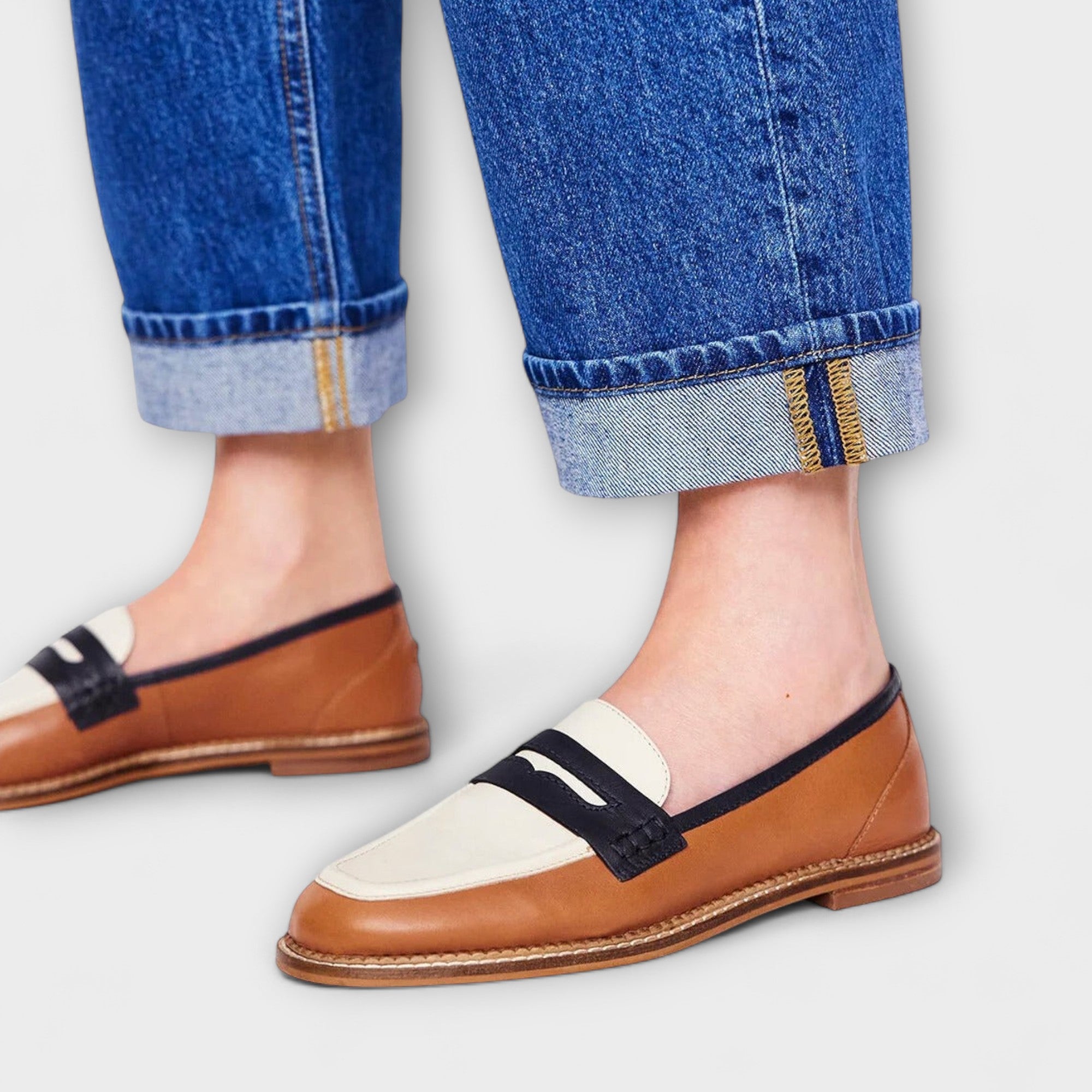 Oceane – Mocassins Marron à Bout Rond avec Design en Blocs de Couleurs